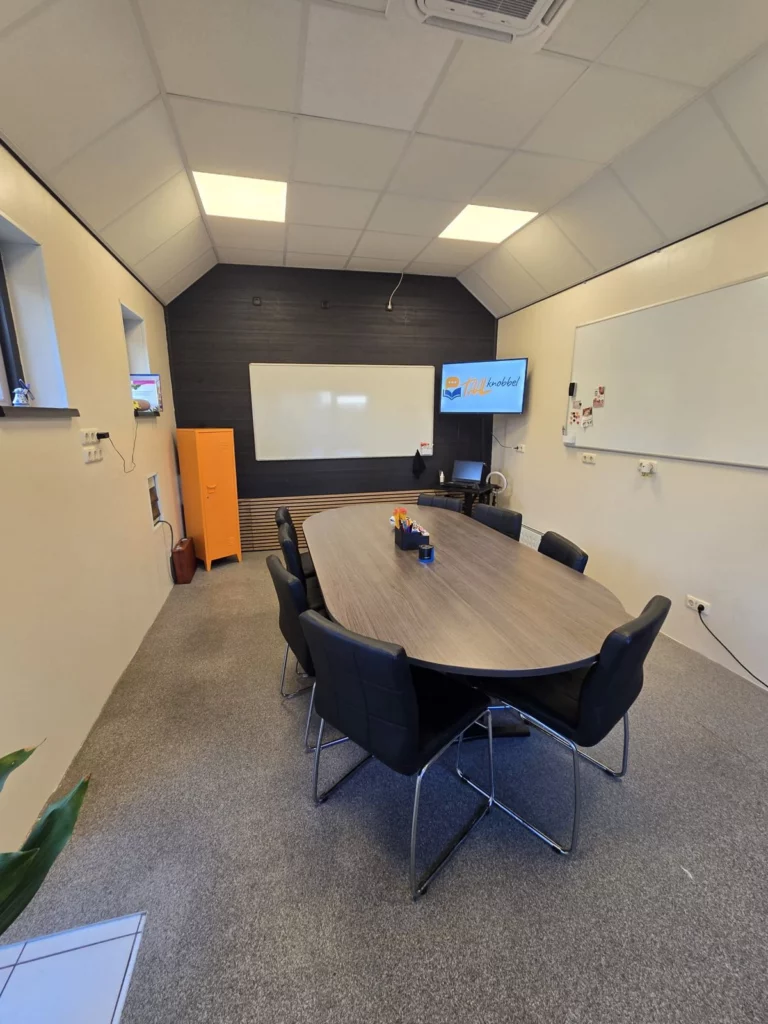Sala lekcyjna Taalknobbel w Posterholt, w której odbywają się kursy holenderskiego